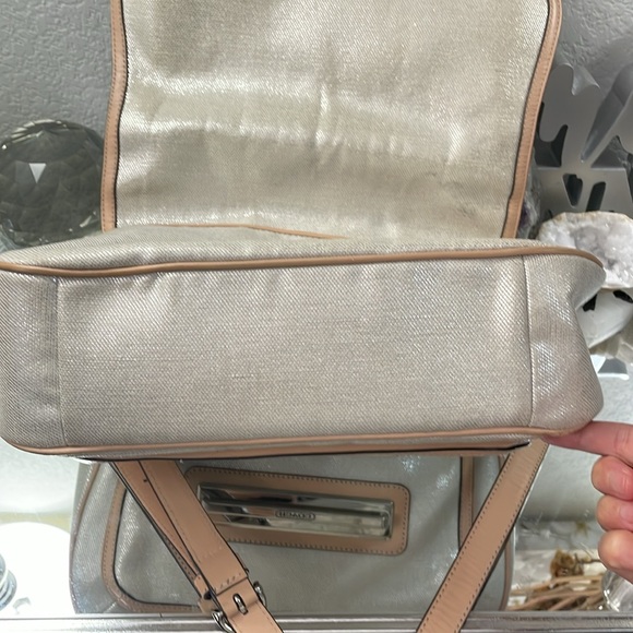 EUC AUTH COACH TAYLOR FOIL BEIGE CREAM FLAP SHOULDER BAG CROSSBODY HANDBAG - Picture 11 of 13